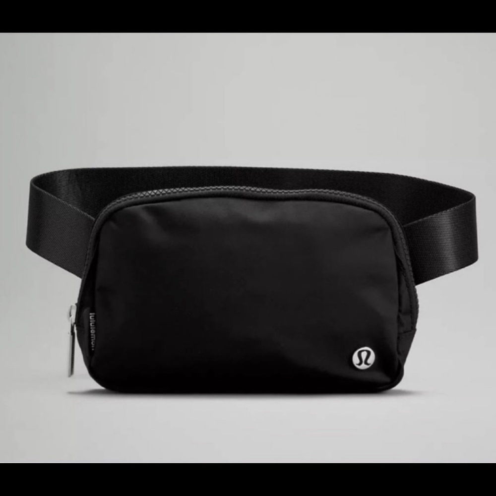 Lululemon Everywhere Belt Bag